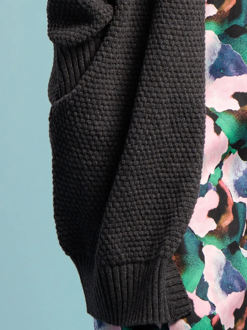 Alma Villatakki, Asphalt Grey